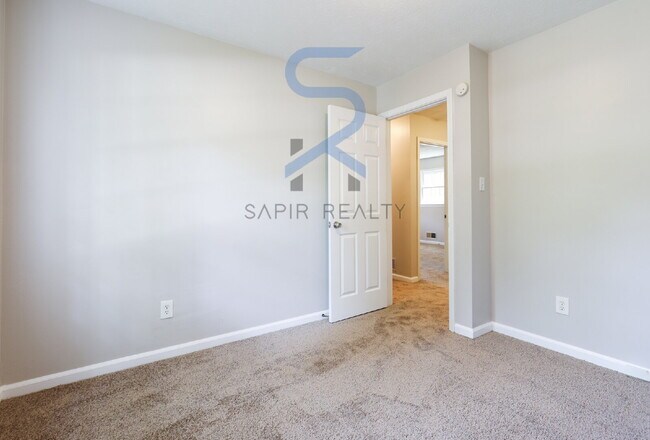 Building Photo - Move in before October 15th and get $100 O...