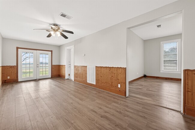 Building Photo - 1603 Blase Rd