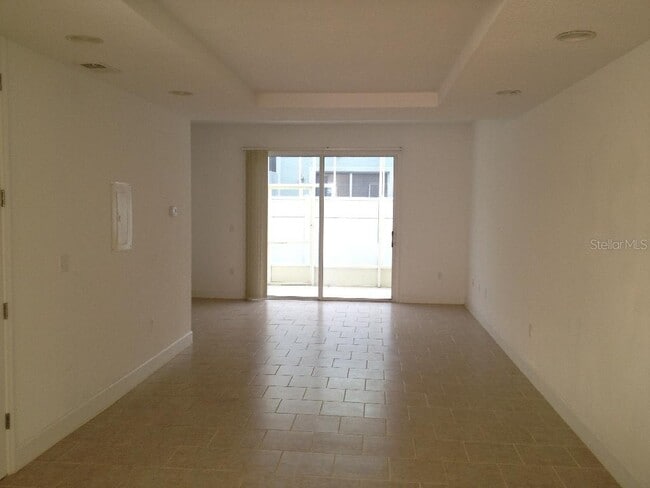 Building Photo - 605 Elmhurst Ct