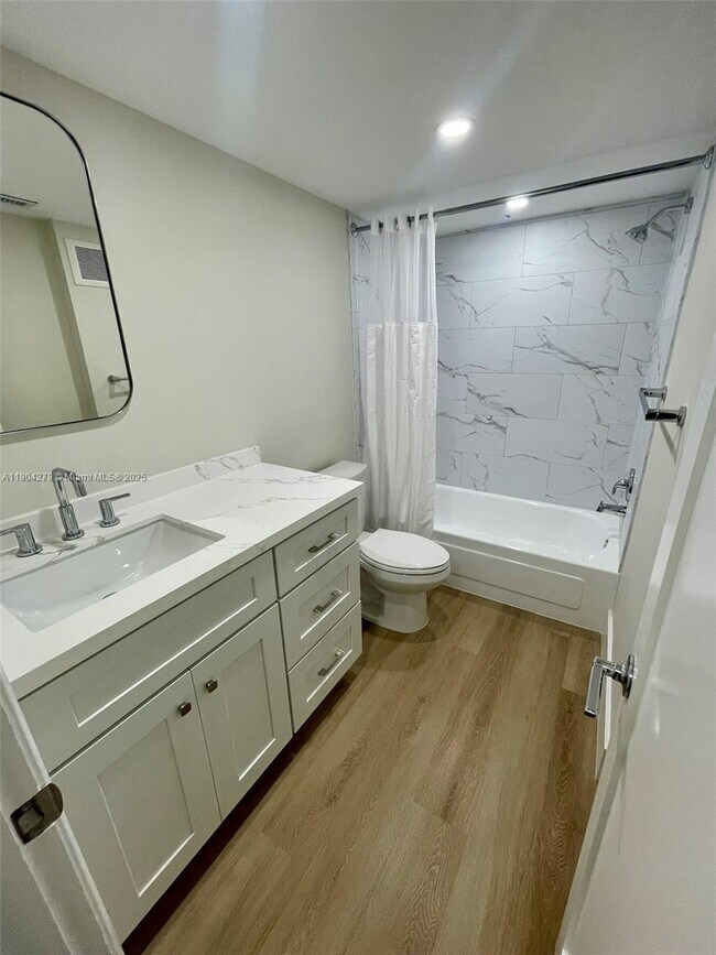 Building Photo - 8107 SW 72nd Ave