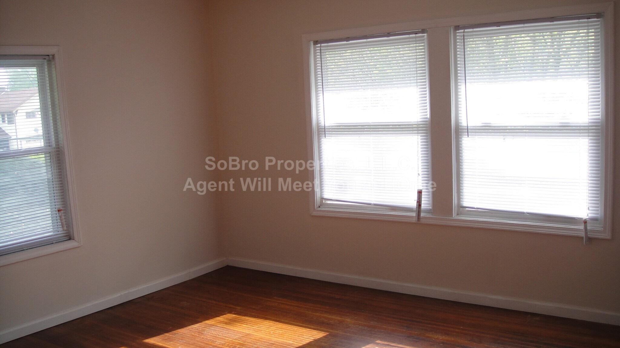 Building Photo - 4054 North Park Avenue