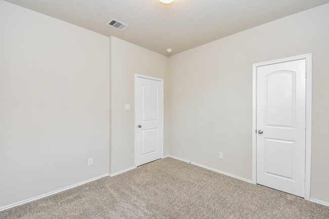 Building Photo - 5530 Redwood Summit Ln