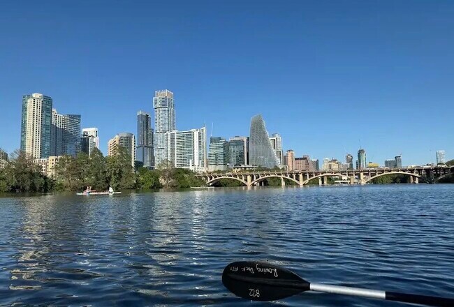 Building Photo - 2511 E 9th St