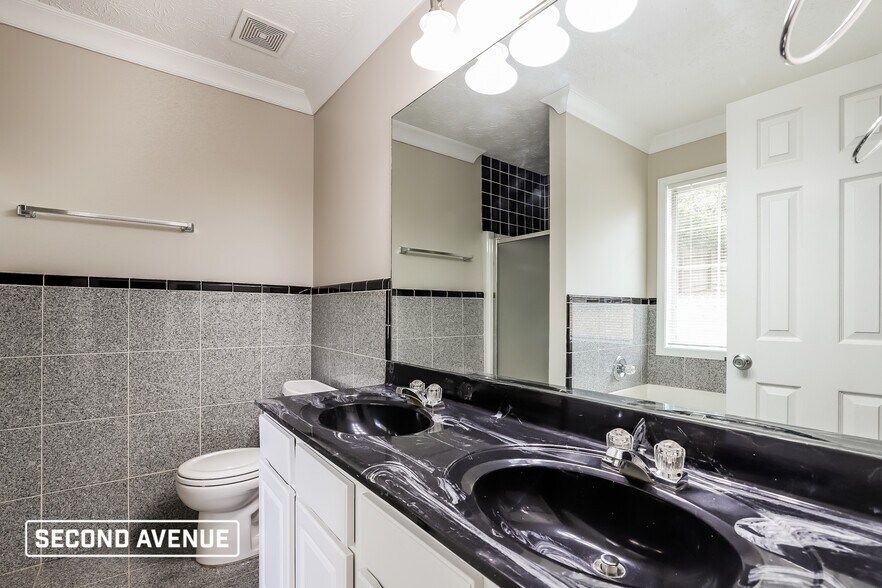 Building Photo - 550 Chardonnay Ct
