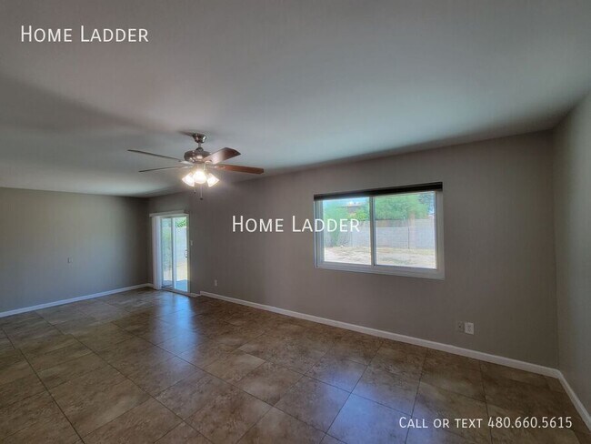 Building Photo - 6102 W Mauna Loa Ln