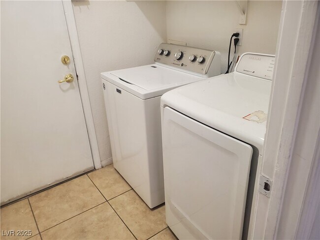 Building Photo - 7850 Delta Oak Ct