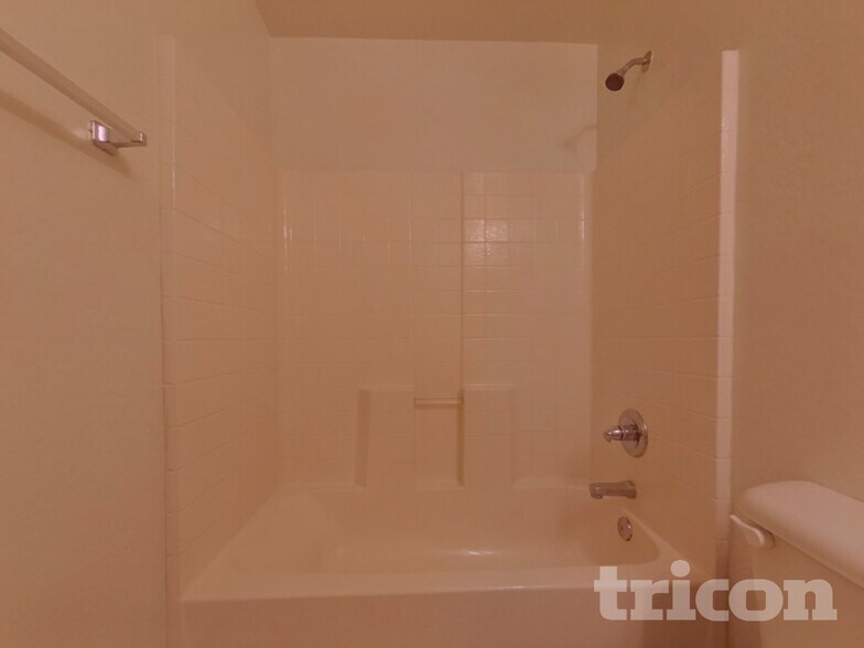 Building Photo - 24832 W Kowalsky Ln