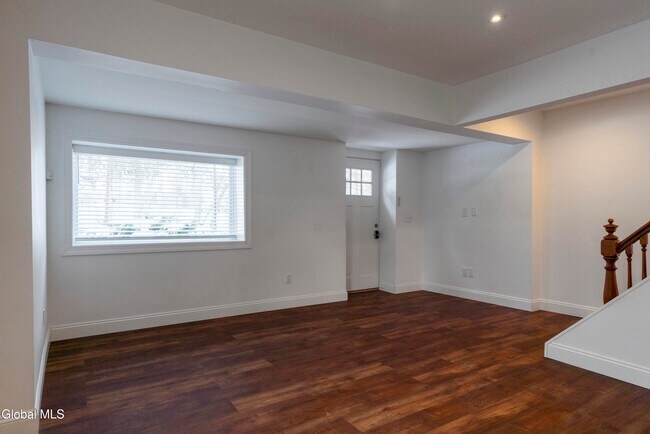 Building Photo - 288 Church St