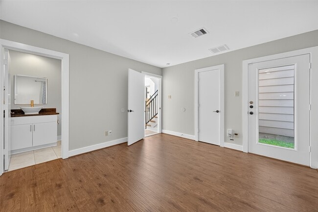 Building Photo - 5235 Larkin St