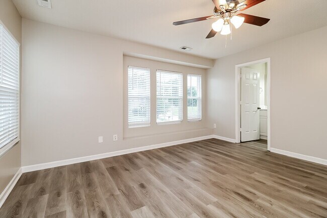 Building Photo - 3775 Marshlane Way