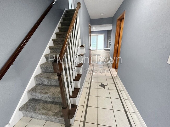 Building Photo - 2155 Wildwood Ln