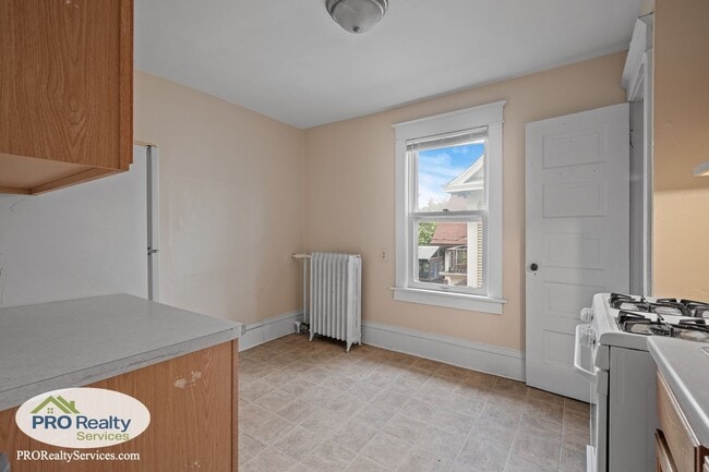 Building Photo - 3328 5th Ave S