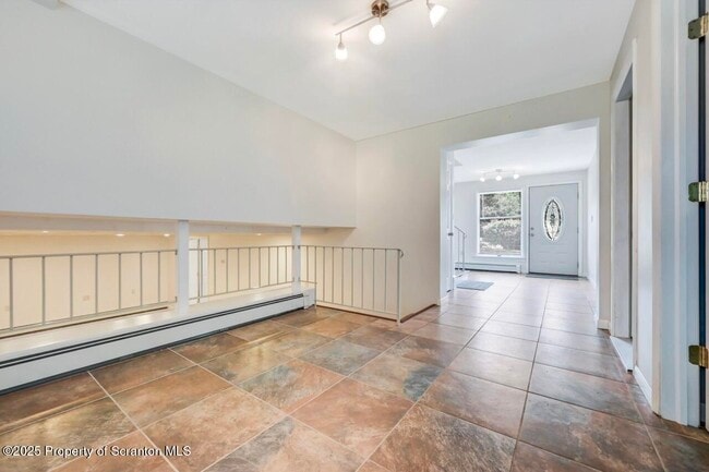 Building Photo - 107 Carteret Dr