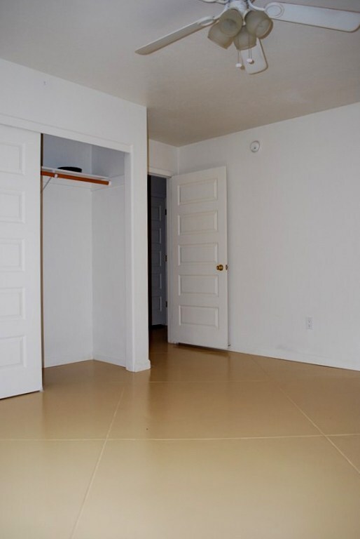 Building Photo - Modern 4 Bed 5 Bath Near UofA – Private Baths & Off-Street Parking