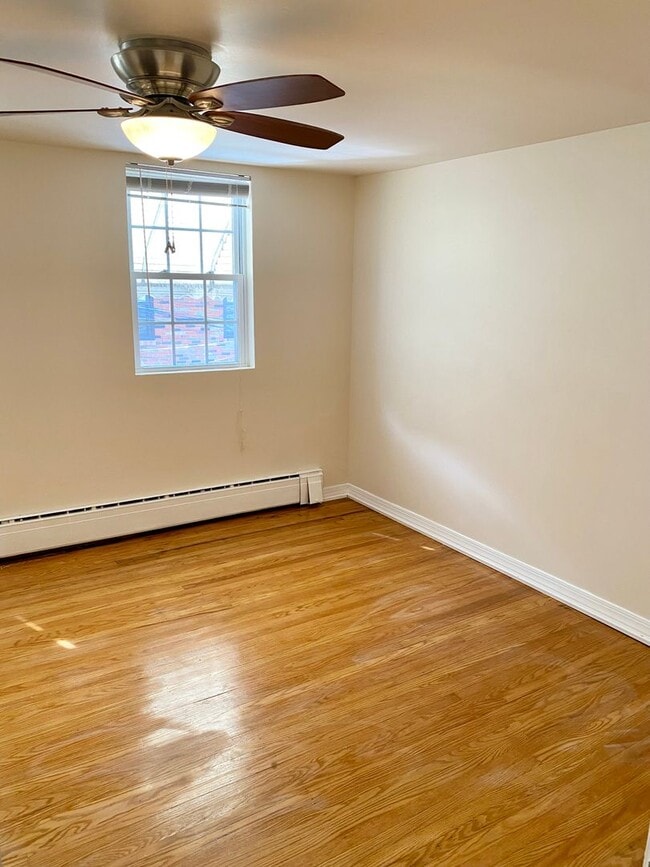 Building Photo - Stunning 2-Bedroom Townhouse in South Philadelphia Available August 1st!