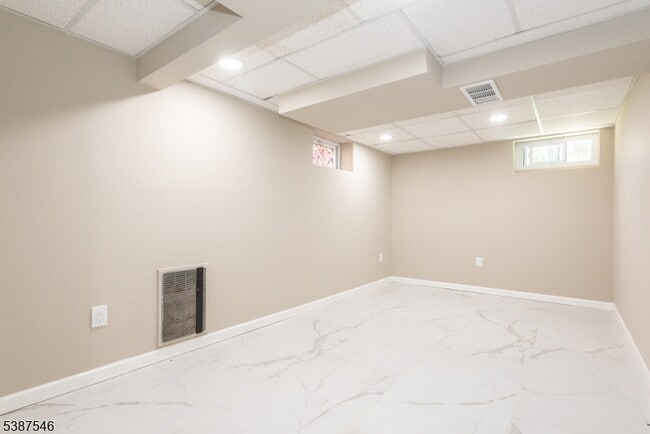 Building Photo - 2407 Dorchester Rd