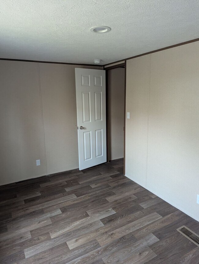 Building Photo - Brand new 3 bed/2 bath home