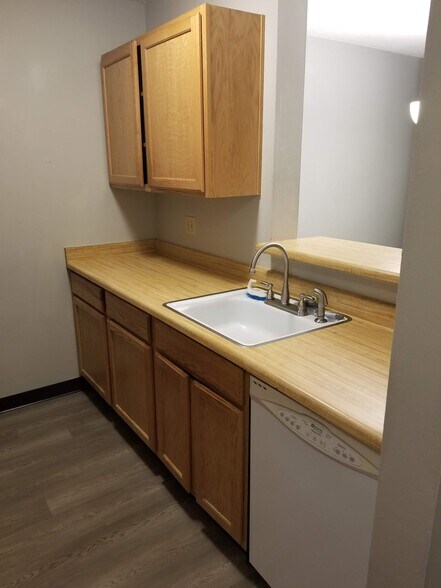 Building Photo - 2281 S Vaughn Way