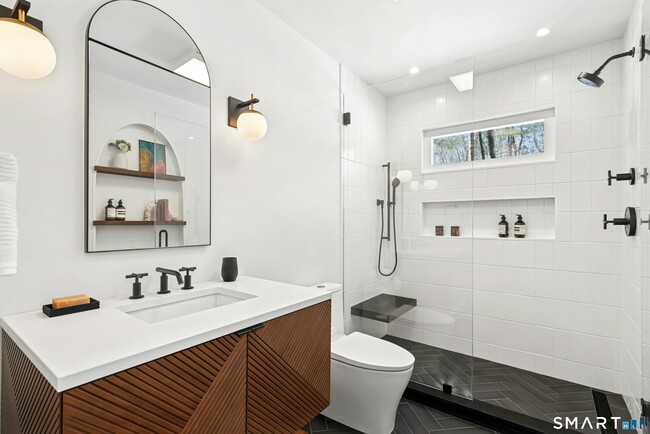 Building Photo - 95 Louises Ln