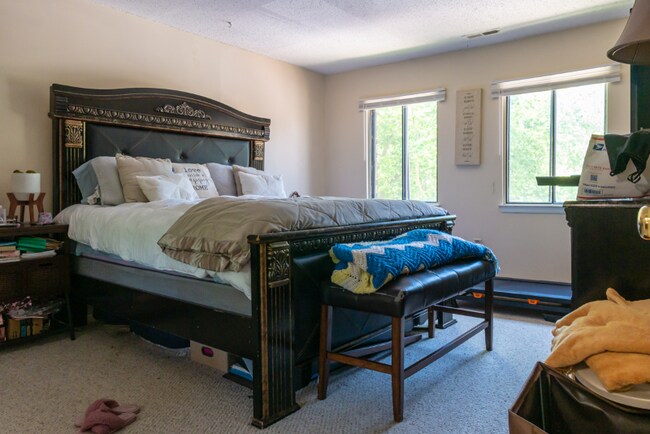 Building Photo - 10 Longstream Ct