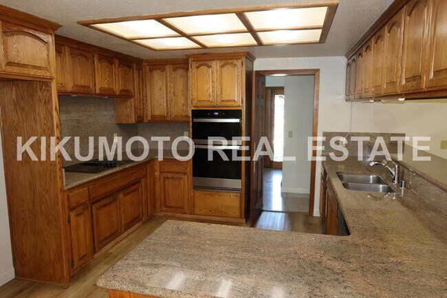 Building Photo - Riverlake 4 bedroom, 3 bath, 3 car home