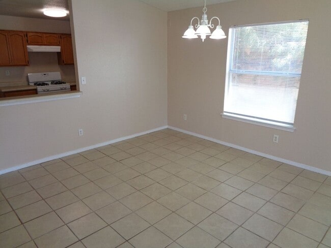 Building Photo - Adorable Single Level Eastside Home With E...