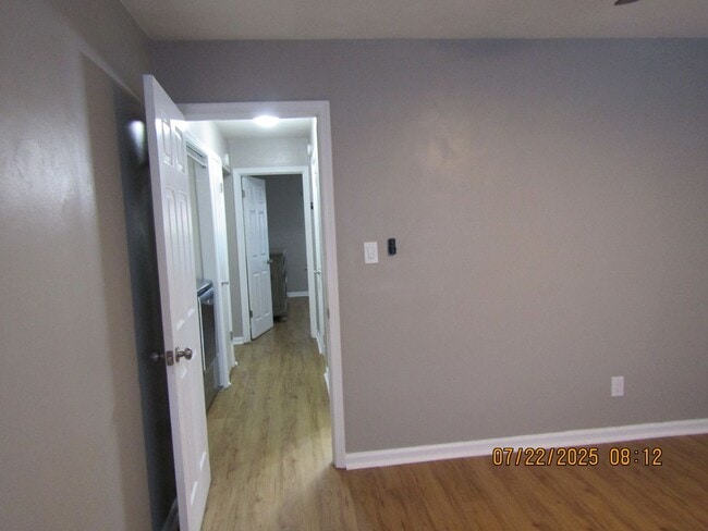 Building Photo - South Virginia Beach Barberton