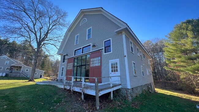 Building Photo - 13 Tavern Wy