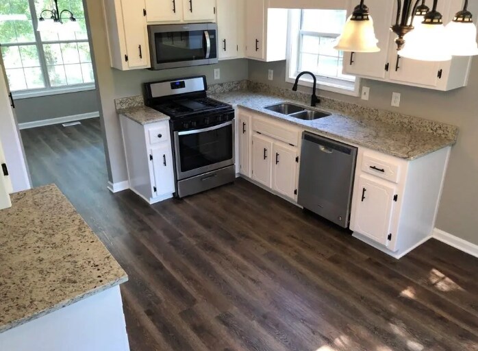 Building Photo - 608 Amberwood Pl