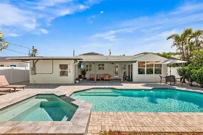 Building Photo - Coastal Luxury Living Just Minutes from Madeira Beach - 3bed | 2 bath