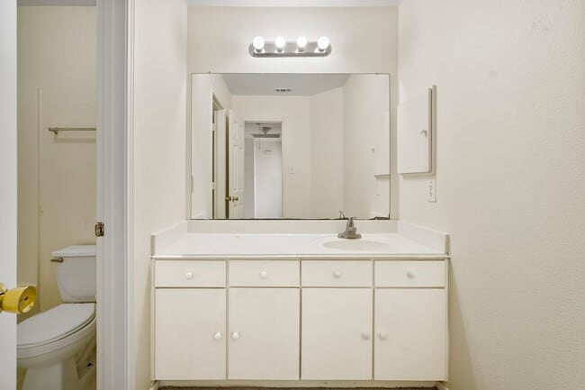 Building Photo - 16342 Blue Rock Springs Dr