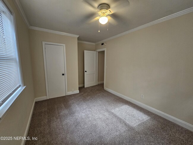 Building Photo - 825 McDuff Ave S