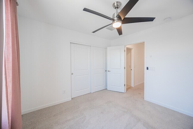 Building Photo - 7412 W Gardenia Ave