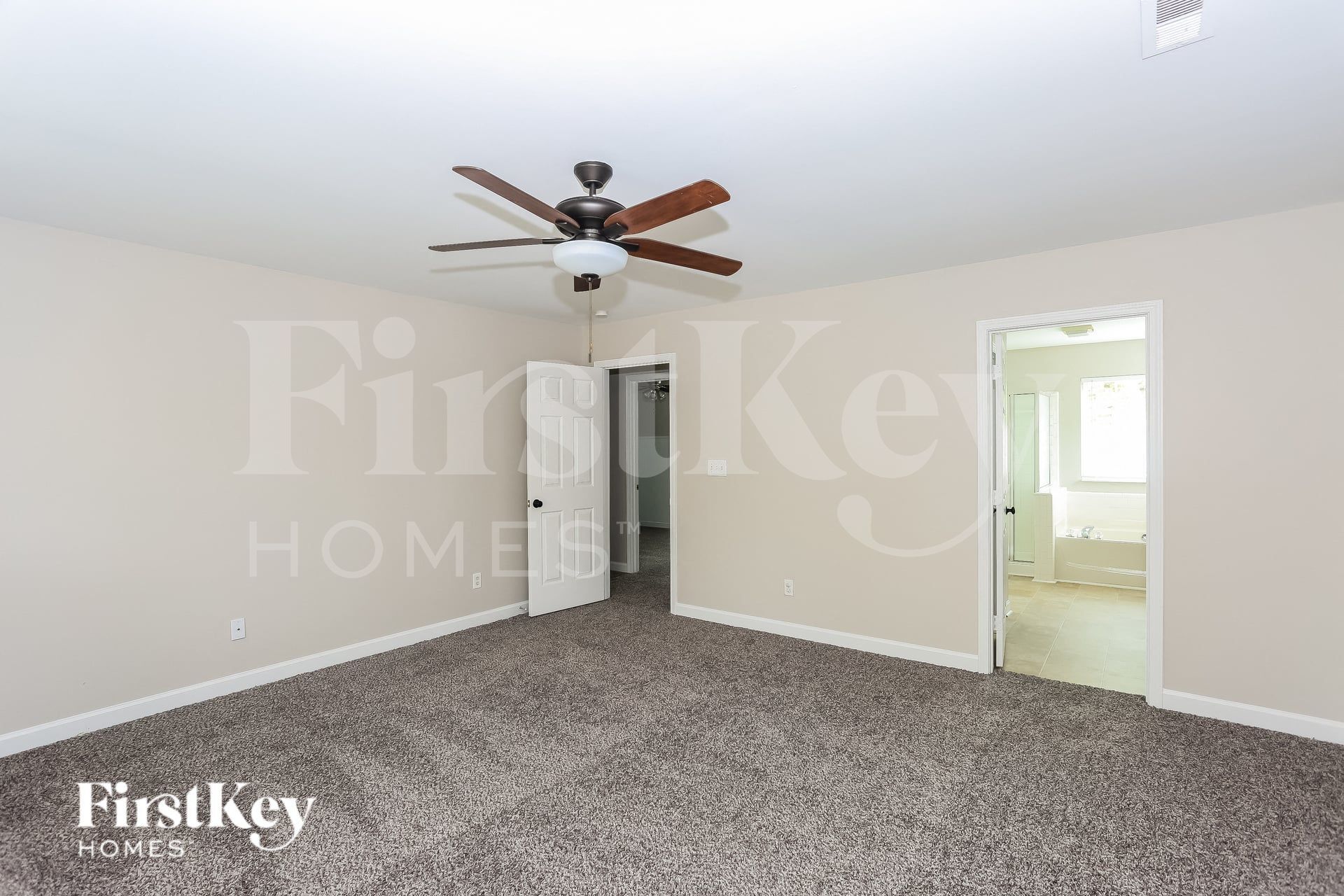Building Photo - 8601 Glade Ct