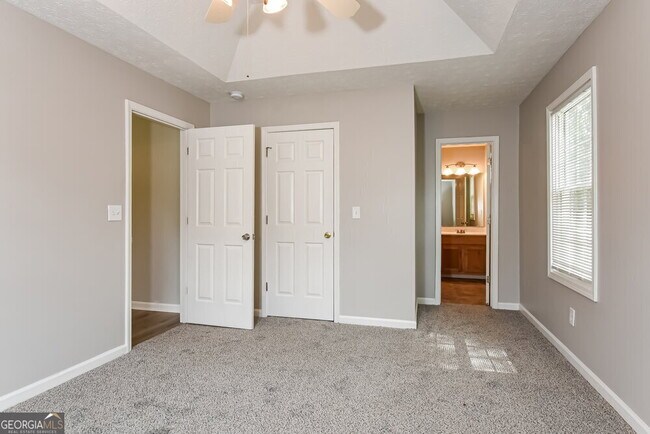 Building Photo - 107 River Walk