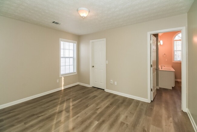 Building Photo - 7567 Winderemere Park