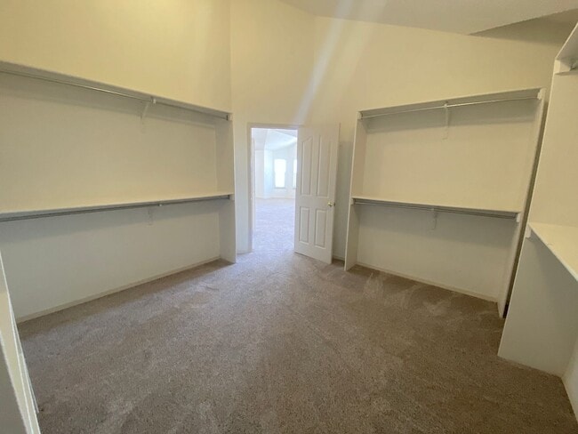 Building Photo - West El Paso LARGE 4bed/3.5bath 3 Car Garage Home-VIEWS!