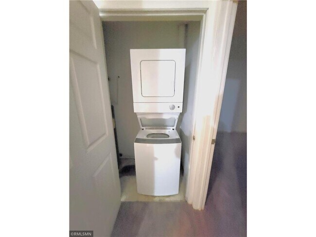 Building Photo - 530 Spring St