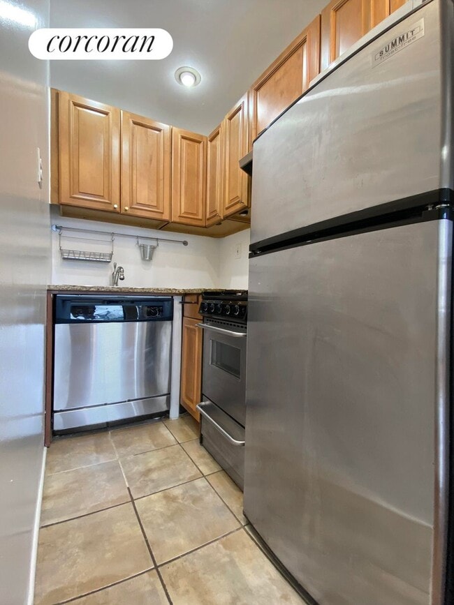 Building Photo - 351 W 51st St