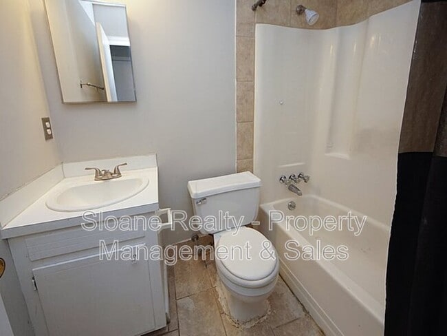 Building Photo - 204 A Miami St