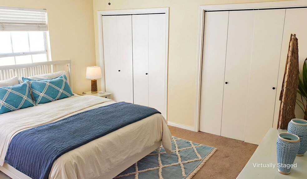 2nd floor huge bedroom 2 - 409 Ridgeway St