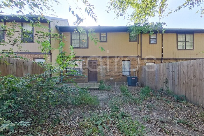 Building Photo - 2108 Woodnote Ln