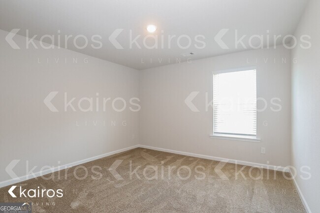 Building Photo - 4000 Bridgewood Wy