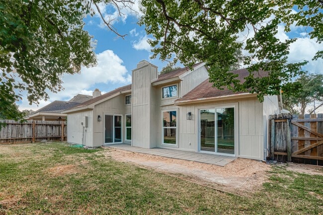 Building Photo - 15638 Schumann Ln