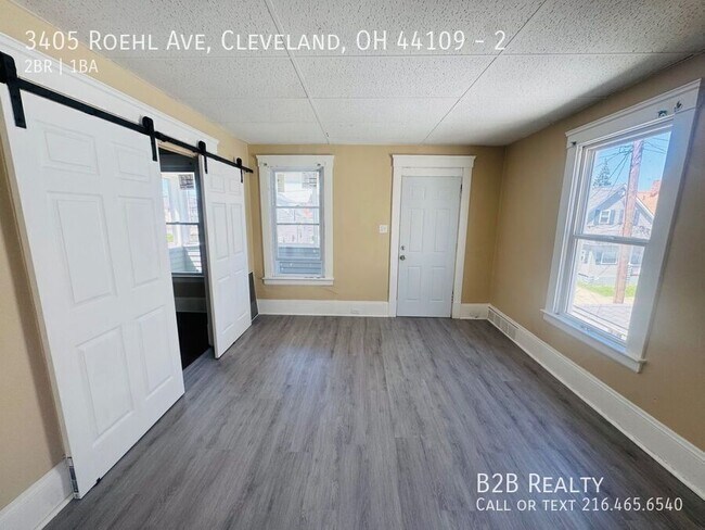 Building Photo - 3405 Roehl Ave
