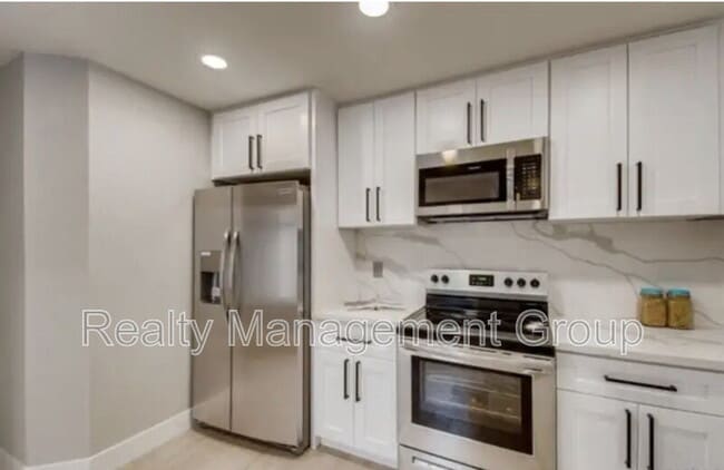 Building Photo - 13801 Pinkard Way