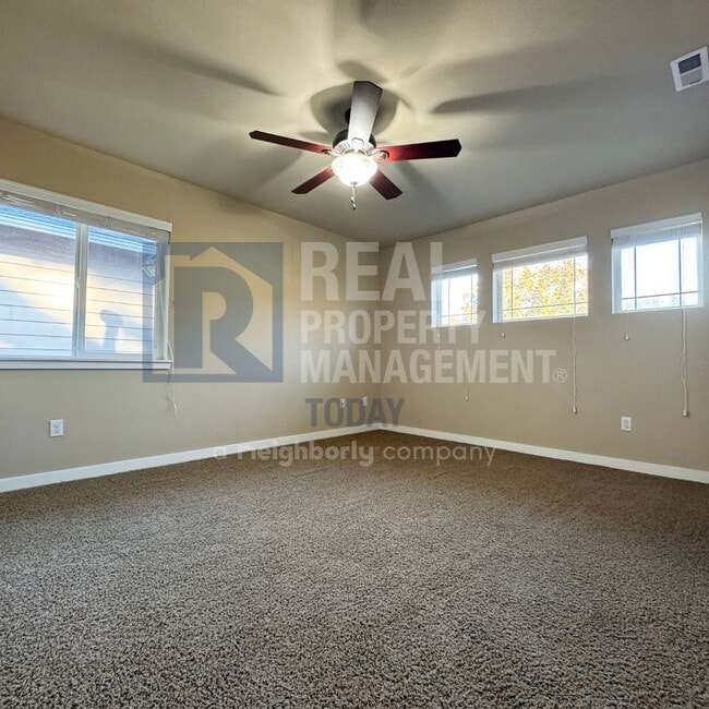 Building Photo - Stunning 5 Bedroom In Graham!