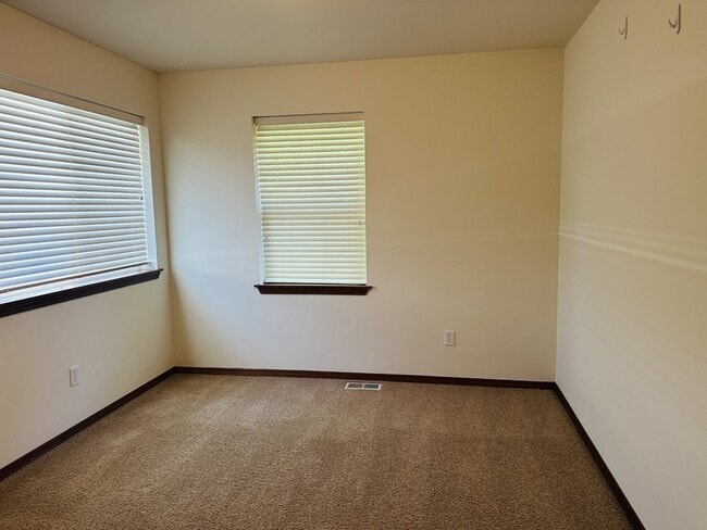 Building Photo - 7625 NE 201st Pl