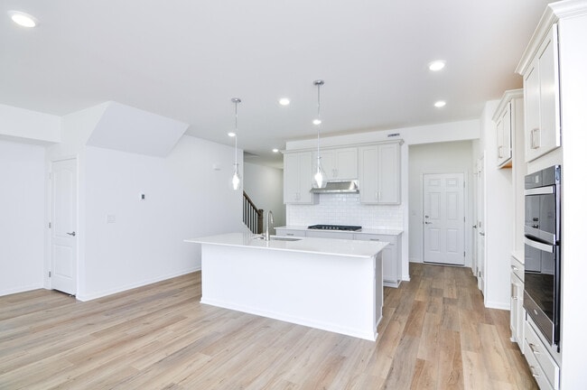 Building Photo - 5559 E Spaniel Dr