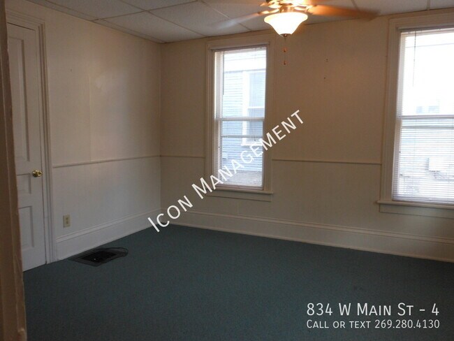 Building Photo - 834 W Main St